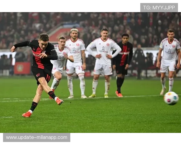 勒沃库森决定把中前场的横向联系作为重点，开启全新战术革命